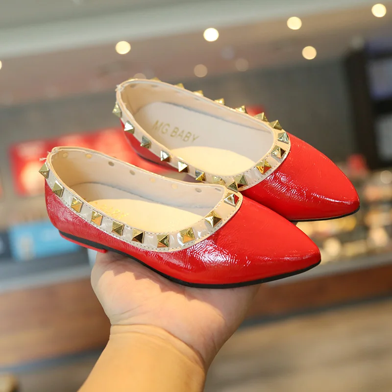 4-18 Years Old Kids Shoes Fashion Girls Rivet Pointed Toes Slip-on Shoes Soft Leather Flat Shoes T20N11LS-08
4-18 Years Old Kids Shoes Fashion Girls Rivet Pointed Toes Slip-on Shoes Soft Leather Flat Shoes T20N11LS-08