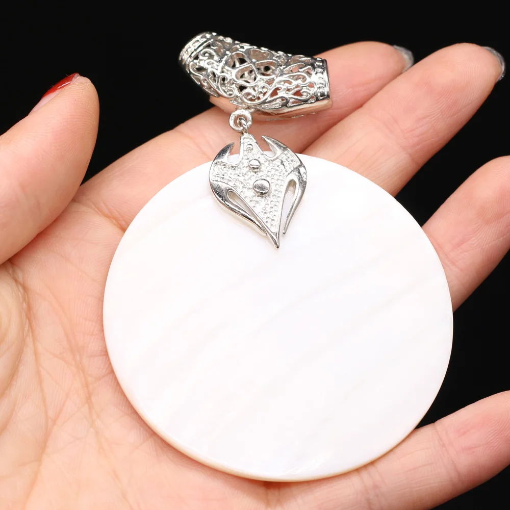 Natural Freshwater Shell Pendants Big Round White Mother of Pearl Shell Used to DIY Tribal Necklace Earring Jewelry Crafts
Natural Freshwater Shell Pendants Big Round White Mother of Pearl Shell Used to DIY Tribal Necklace Earring Jewelry Crafts