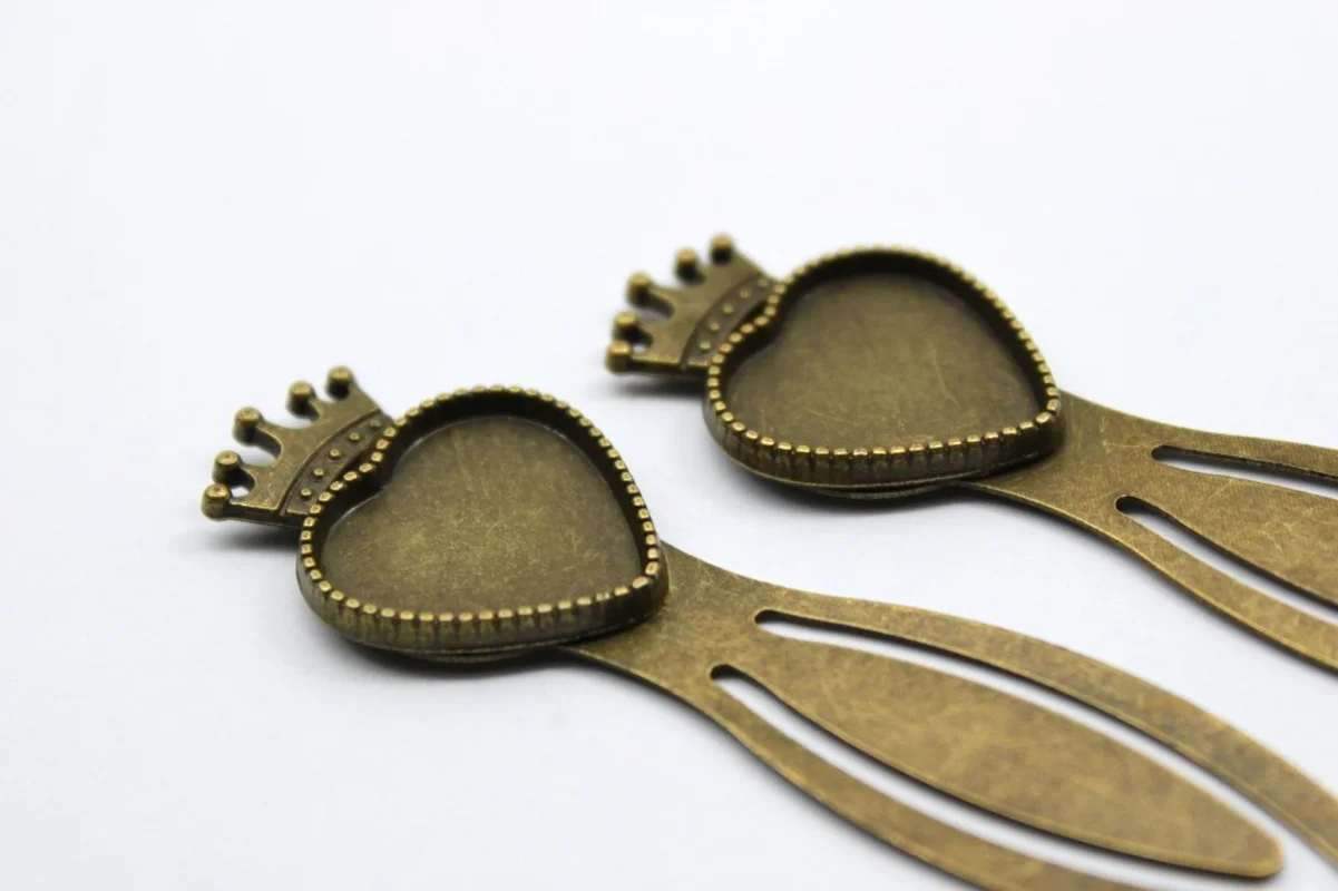 

BA-017 10pcs/lot 20mm Cabochon Setting antique bronze plated crown of heart bookmark blank settings jewelry making