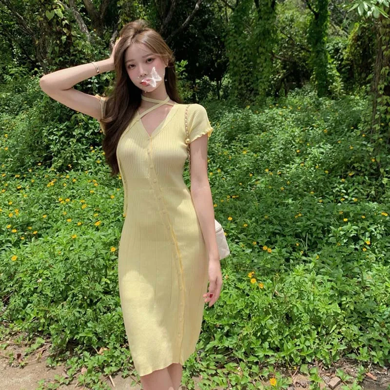 Summer Women Vintage Fashion Short Sleeve Knitted Dress French Temperament Cross One-Piece Sweaters Single-Breasted Femme Dress
Summer Women Vintage Fashion Short Sleeve Knitted Dress French Temperament Cross One-Piece Sweaters Single-Breasted Femme Dress