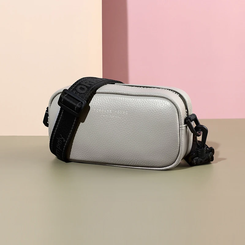 Simple Design Small Bag 2021 Winter Fashion High Quality Women's Designer Handbag High Capacity Shoulder Crossbody Purses
Simple Design Small Bag 2021 Winter Fashion High Quality Women's Designer Handbag High Capacity Shoulder Crossbody Purses