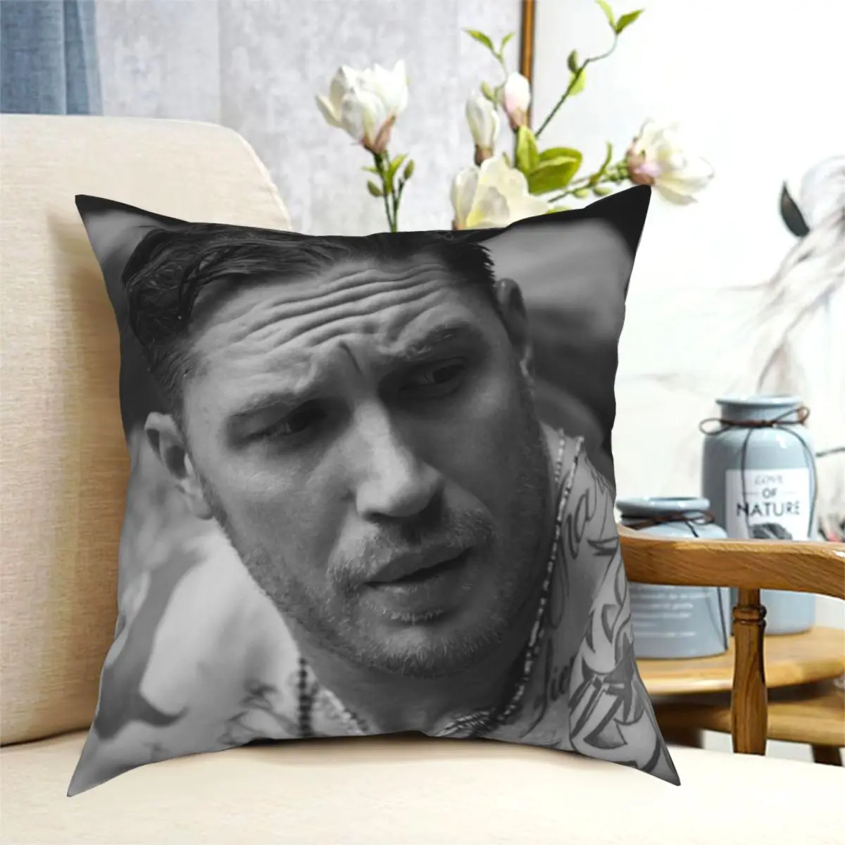 Квадратная подушка Tom Hardy, чехол из полиэстера, креативный декоративный чехол для детской подушки, 18 дюймов
Квадратная подушка Tom Hardy, чехол из полиэстера, креативный декоративный чехол для детской подушки, 18 дюймов