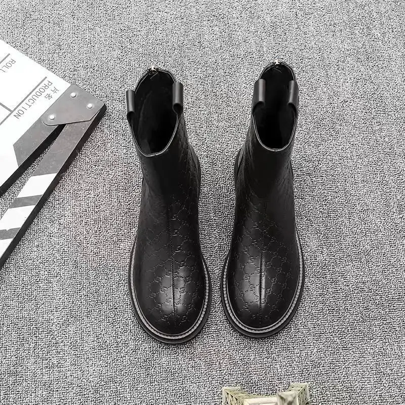 Soft Leather Short Boots Women 2021 Autumn Winter New Women Boots Round Head Flat Heel Martin Boots Women Low Heel
Soft Leather Short Boots Women 2021 Autumn Winter New Women Boots Round Head Flat Heel Martin Boots Women Low Heel