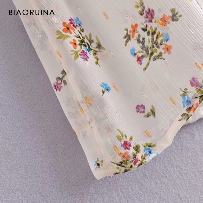 BIAORUINA Women's Chiffon Single Breasted Floral Printed Ruffled V-neck Sweet Shirt Female Spring Autumn Fashion Blouse Tops
BIAORUINA Women's Chiffon Single Breasted Floral Printed Ruffled V-neck Sweet Shirt Female Spring Autumn Fashion Blouse Tops