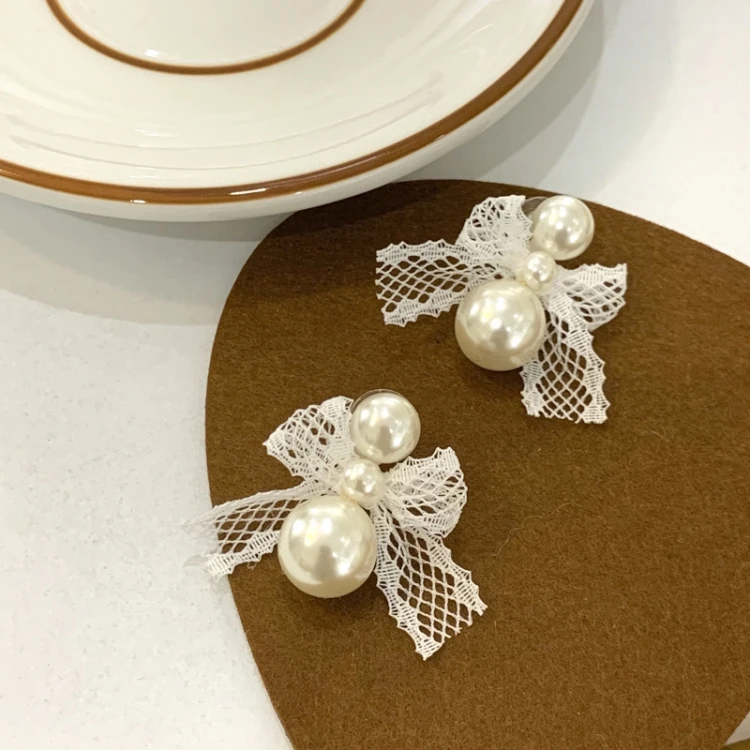 S925 needle Women Jewelry Simulated Pearl Earring Sweet Korean Temperament Lace Bow Earrings For Girl Lady Gifts
S925 needle Women Jewelry Simulated Pearl Earring Sweet Korean Temperament Lace Bow Earrings For Girl Lady Gifts