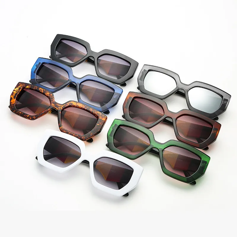 2021 thick frame sunglasses for women brown gift items square sun glasses for ladies uv400 colour accessories female big UV400
2021 thick frame sunglasses for women brown gift items square sun glasses for ladies uv400 colour accessories female big UV400