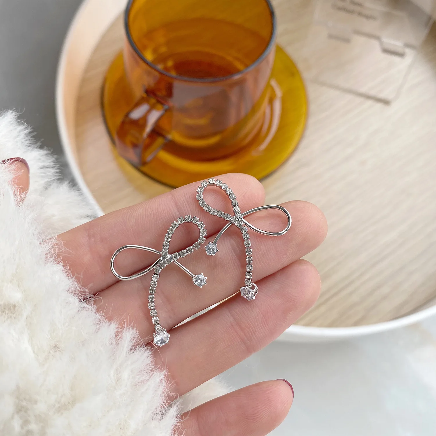 New Design 14K Gold Plated Plated Simple Knot Stud Earrings For Women Luxury Jewelry Zircon Earrings
New Design 14K Gold Plated Plated Simple Knot Stud Earrings For Women Luxury Jewelry Zircon Earrings