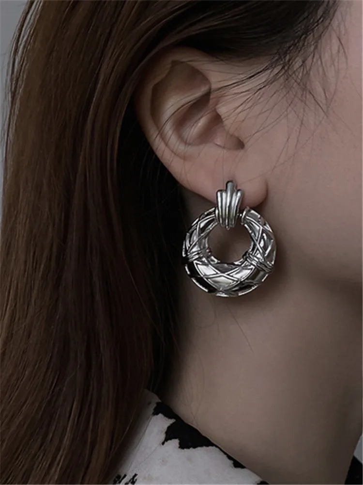 YANGLIUJIA Europe And The United States Metal Circular Pendant Earrings Personality Fashion Retro Earrings Woman Birthday Gift
YANGLIUJIA Europe And The United States Metal Circular Pendant Earrings Personality Fashion Retro Earrings Woman Birthday Gift