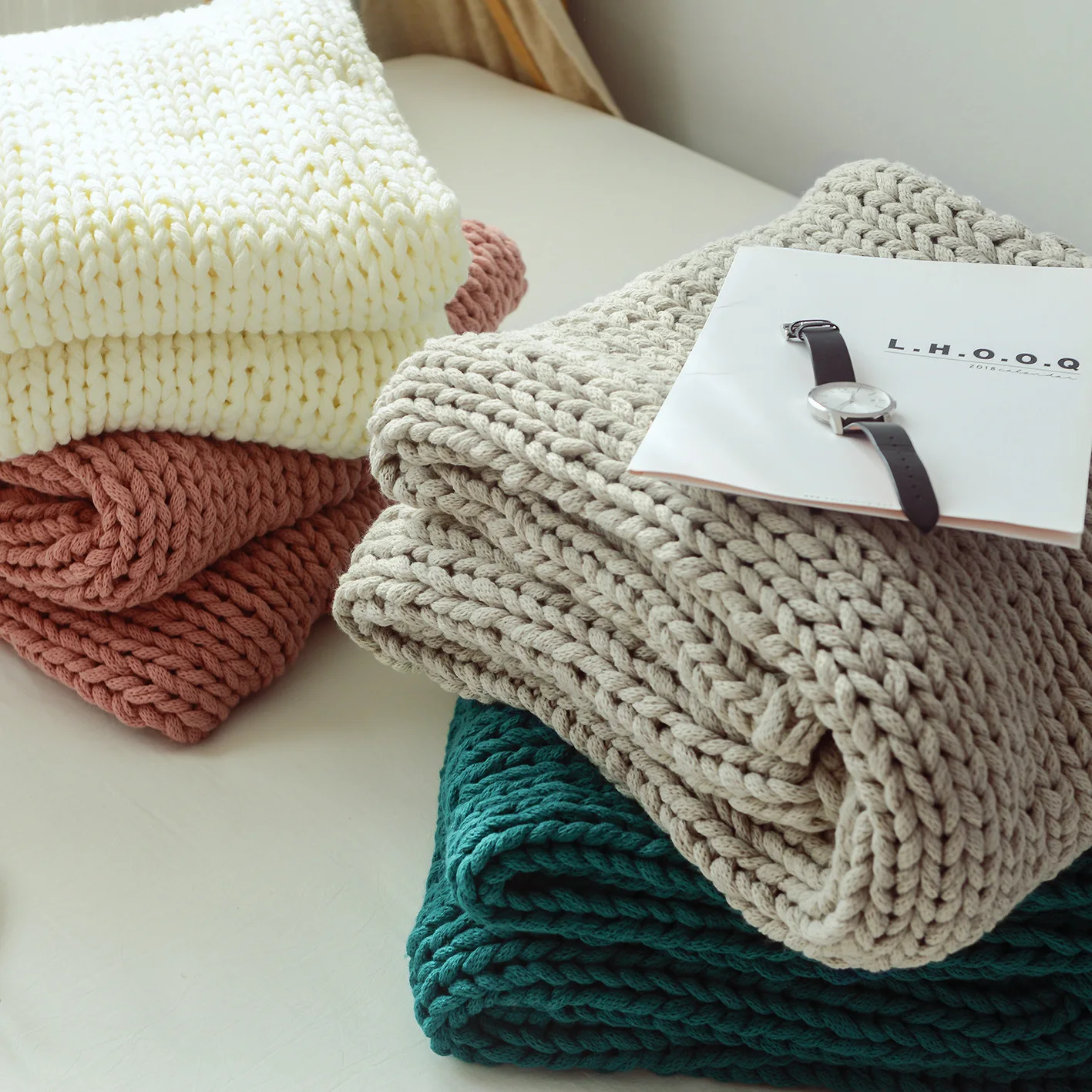 Explosive Thick Thread Blanket Hand-woven Knitted Wool Sofa Towel Cover Blanket
Explosive Thick Thread Blanket Hand-woven Knitted Wool Sofa Towel Cover Blanket