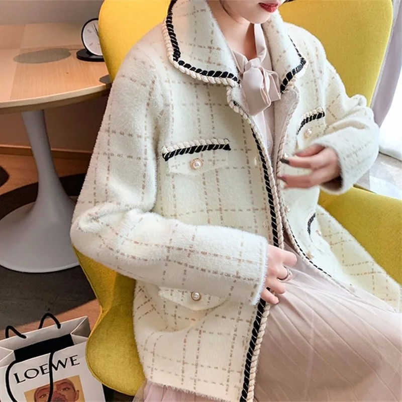 2021 Autumn and winter new style Little fragrance knit sweater coat women loose Korean fashion foreign mink fleece cardigan
2021 Autumn and winter new style Little fragrance knit sweater coat women loose Korean fashion foreign mink fleece cardigan