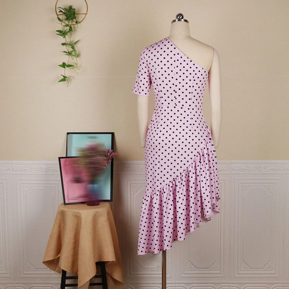 2021 Summer Fashion New Sexy One Shoulder Buttocks Asymmetry Ruffle Dots Oversize Casual Women's Dress Temperament Commute
2021 Summer Fashion New Sexy One Shoulder Buttocks Asymmetry Ruffle Dots Oversize Casual Women's Dress Temperament Commute