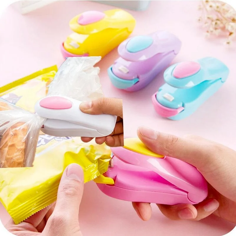 Portable Food Clips Handheld Mini Heat Sealing Machine Impulse Sealer Seal Packing Snack Plastic Bag Clip Kitchen Accessories
Portable Food Clips Handheld Mini Heat Sealing Machine Impulse Sealer Seal Packing Snack Plastic Bag Clip Kitchen Accessories