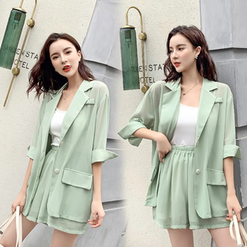 High Quality Women's Blazer Two Pieces Set Casual Single-Breasted Tops Pockets + 2020 Summer New Elastic Waist Shorts set
High Quality Women's Blazer Two Pieces Set Casual Single-Breasted Tops Pockets + 2020 Summer New Elastic Waist Shorts set