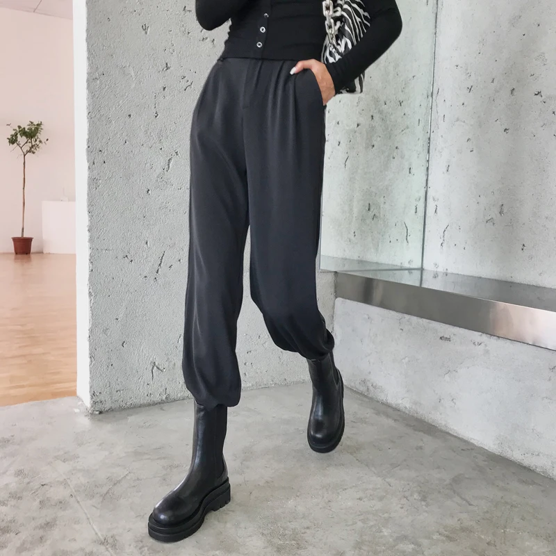 Брюки женские свободные из вискозы, штаны с широкими штанинами, мягкие черные брюки до щиколотки, драпированные штаны с завышенной талией, в...
Брюки женские свободные из вискозы, штаны с широкими штанинами, мягкие черные брюки до щиколотки, драпированные штаны с завышенной талией, в...