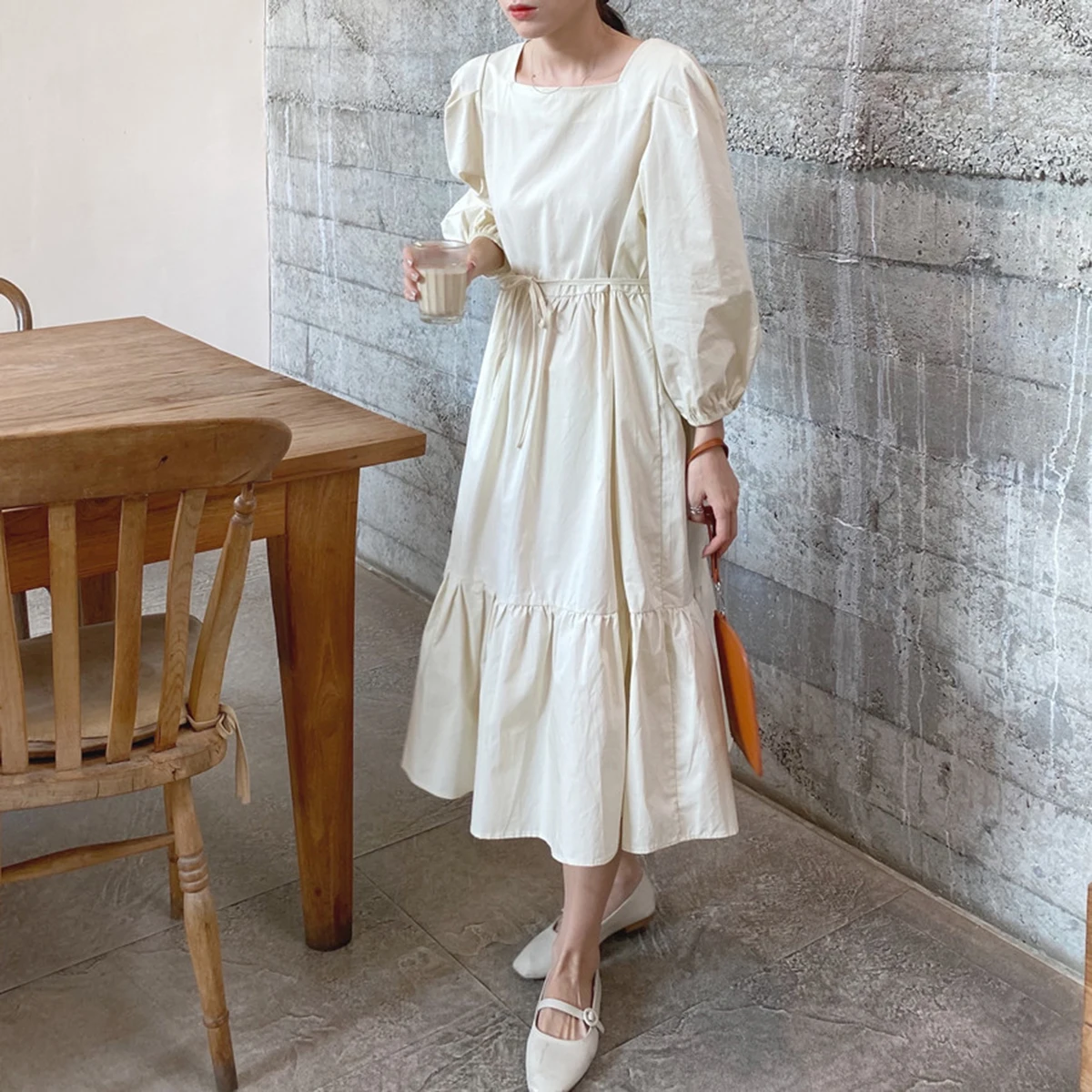 2021 Korean Style Autumn Women's Dresses Pure Color Puff Long Sleeve Folds Hem High Waist Midi Dress Elegant Simple Robe Femme
2021 Korean Style Autumn Women's Dresses Pure Color Puff Long Sleeve Folds Hem High Waist Midi Dress Elegant Simple Robe Femme
