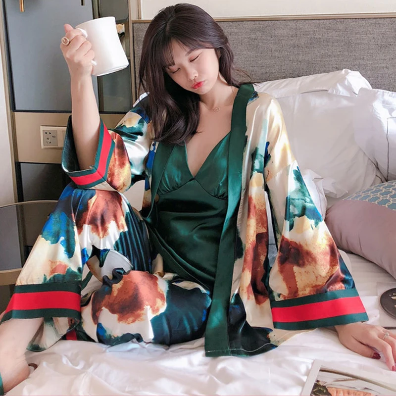 Woman Pyjamas Suit Silky Satin 3PCS Japan Kimono Set Sexy Bathrobe Nightwear Homewear Women Sleep Lingerie Pyjamas Loungewear
Woman Pyjamas Suit Silky Satin 3PCS Japan Kimono Set Sexy Bathrobe Nightwear Homewear Women Sleep Lingerie Pyjamas Loungewear
