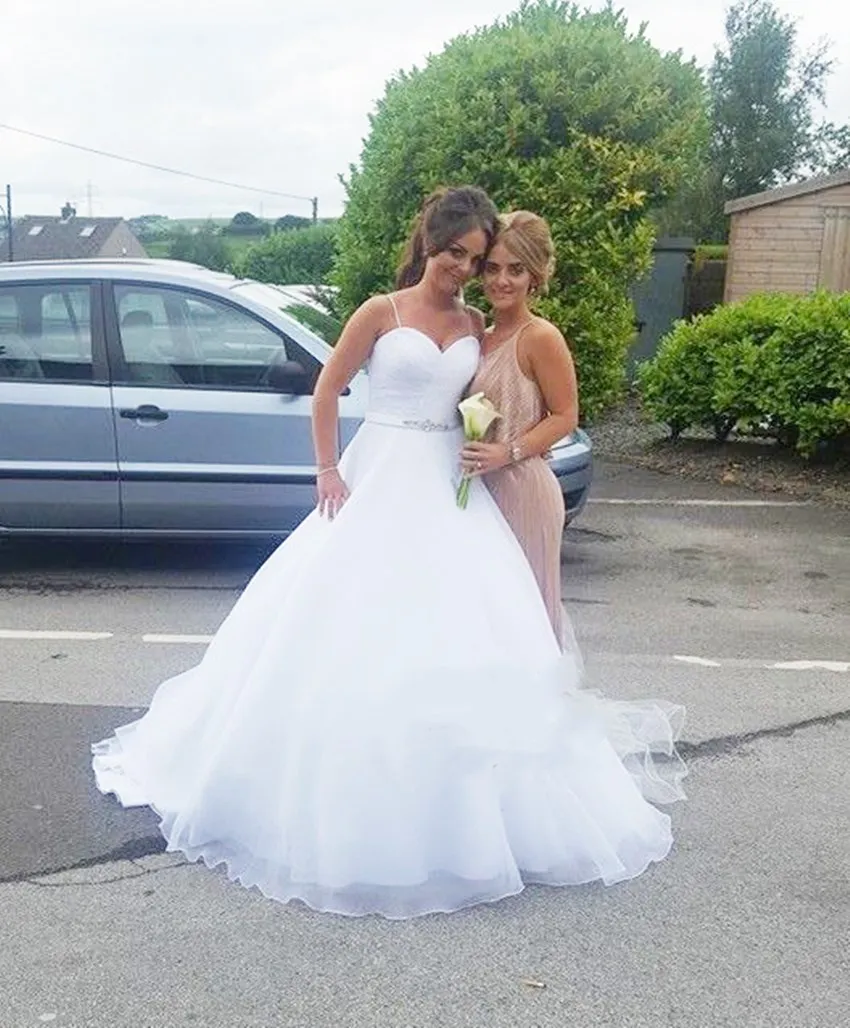 Wedding Dress 2021 Sweet Heart Spaghetti Straps Tulle Wedding Gown For Women A Line With Crystal Beaded Belt
Wedding Dress 2021 Sweet Heart Spaghetti Straps Tulle Wedding Gown For Women A Line With Crystal Beaded Belt