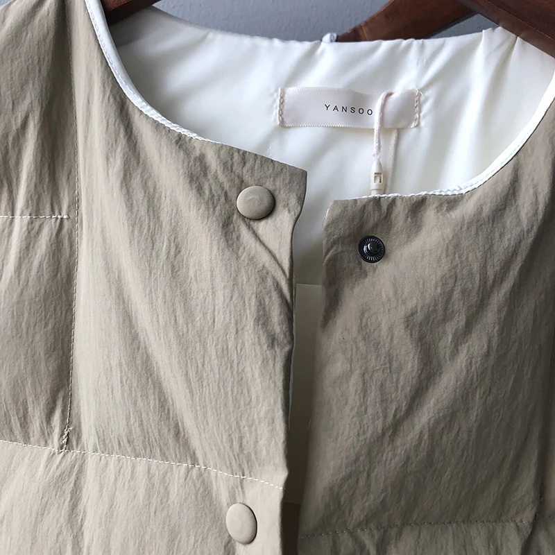 Sleeveless cotton vest for winter 2020 women's vest short Korean style simple fashion bread wear loose coat
Sleeveless cotton vest for winter 2020 women's vest short Korean style simple fashion bread wear loose coat