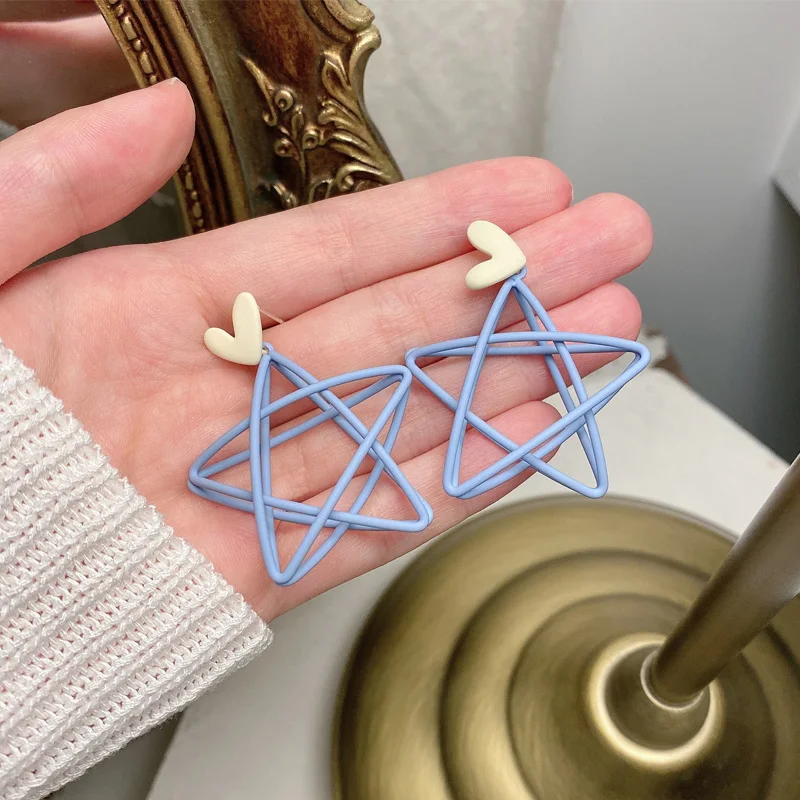 1Pair 2021 New Blue Asymmetric Hollow Heart Earrings for Women Fashion Hit Color Heart Pentagram Shape Earrings Jewelry
1Pair 2021 New Blue Asymmetric Hollow Heart Earrings for Women Fashion Hit Color Heart Pentagram Shape Earrings Jewelry