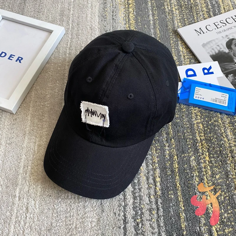 Adererror Baseball Caps High Quality Zigzag Line Fold Line Embroidery Tassel Applique Couple Hat Men's Women's Ader Fashion Caps
Adererror Baseball Caps High Quality Zigzag Line Fold Line Embroidery Tassel Applique Couple Hat Men's Women's Ader Fashion Caps