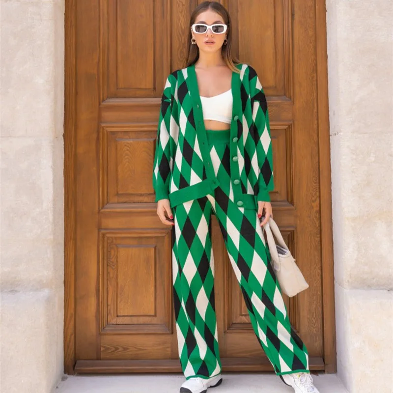 Autumn and winter 2021 women's leisure loose geometric rhomboid knitted cardigan set single breasted sweater pants two-piece set
Autumn and winter 2021 women's leisure loose geometric rhomboid knitted cardigan set single breasted sweater pants two-piece set
