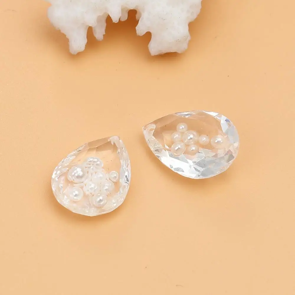 DoreenBeads Handmade Resin Jewelry Real Flower Charms Green Transparent/White Acrylic Beads Faceted Pendants DIY Jewelry,2PCs 
DoreenBeads Handmade Resin Jewelry Real Flower Charms Green Transparent/White Acrylic Beads Faceted Pendants DIY Jewelry,2PCs