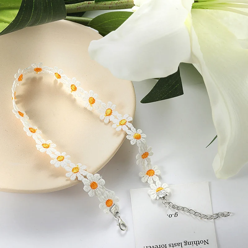 Fashion Casual Necklace Accessories South Korea's Mori Small Fresh Color Matching Daisy Lace Hand-woven Sweet Flower Necklace
Fashion Casual Necklace Accessories South Korea's Mori Small Fresh Color Matching Daisy Lace Hand-woven Sweet Flower Necklace