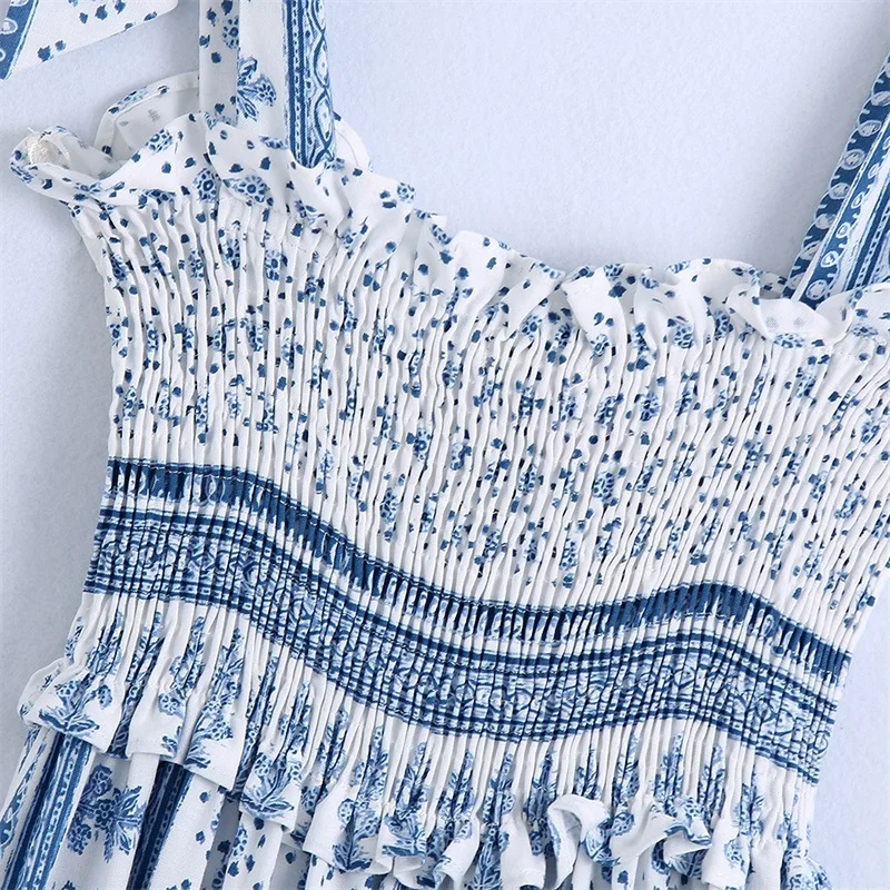 MESTTRAF Women 2021 Chic Fashion Smocked Printed Midi Strappy Dress Vintage Bow Tie Straps Ruffled Hem Female Dresses Mujer 
MESTTRAF Women 2021 Chic Fashion Smocked Printed Midi Strappy Dress Vintage Bow Tie Straps Ruffled Hem Female Dresses Mujer