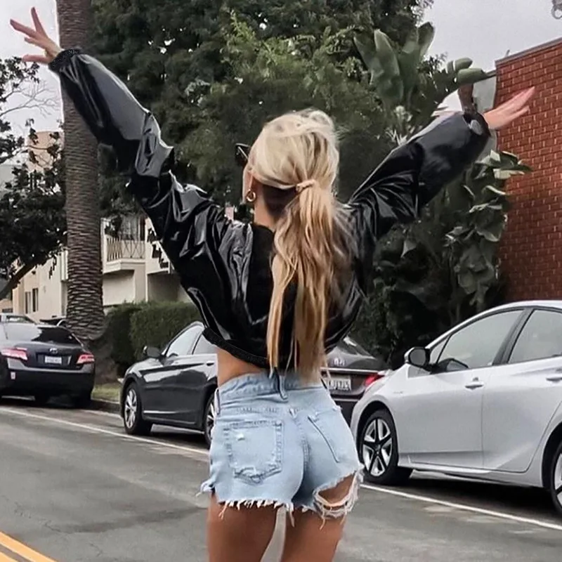 Women Style PU Leather Shiny Tops Short Cropped Hoodie Jacket Fashion Women Smooth Leather Jacket All-Match Hood Collar Slim Fit
Women Style PU Leather Shiny Tops Short Cropped Hoodie Jacket Fashion Women Smooth Leather Jacket All-Match Hood Collar Slim Fit