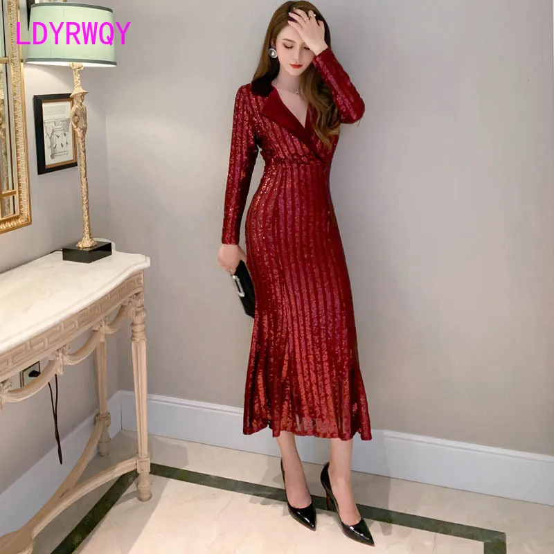 2021 spring new female fashion temperament suit lapel commuter long slim sequined fishtail dress
2021 spring new female fashion temperament suit lapel commuter long slim sequined fishtail dress
