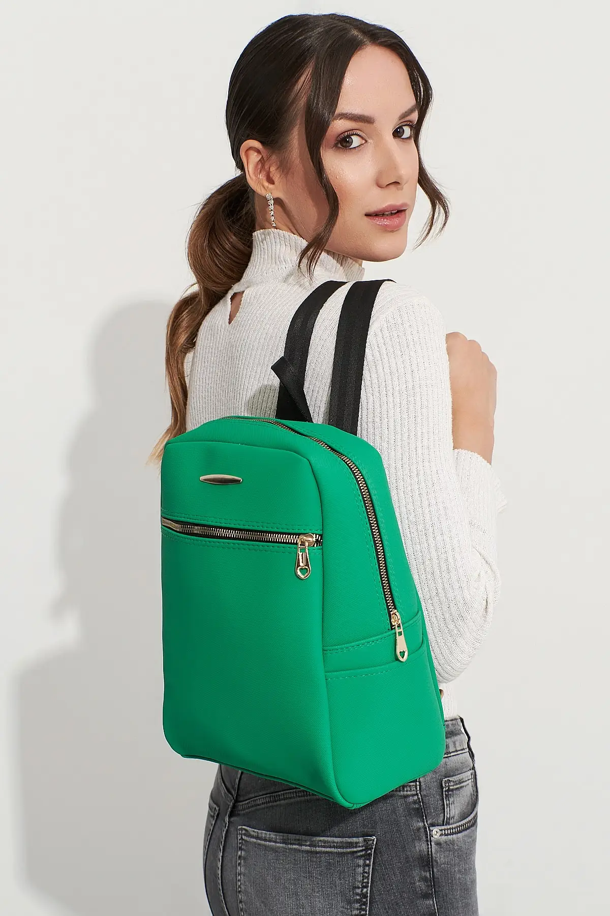 Зеленый Рюкзак с молнией 2021, модный трендовый водонепроницаемый кожаный Повседневный женский рюкзак для путешествий и школы 
Зеленый Рюкзак с молнией 2021, модный трендовый водонепроницаемый кожаный Повседневный женский рюкзак для путешествий и школы