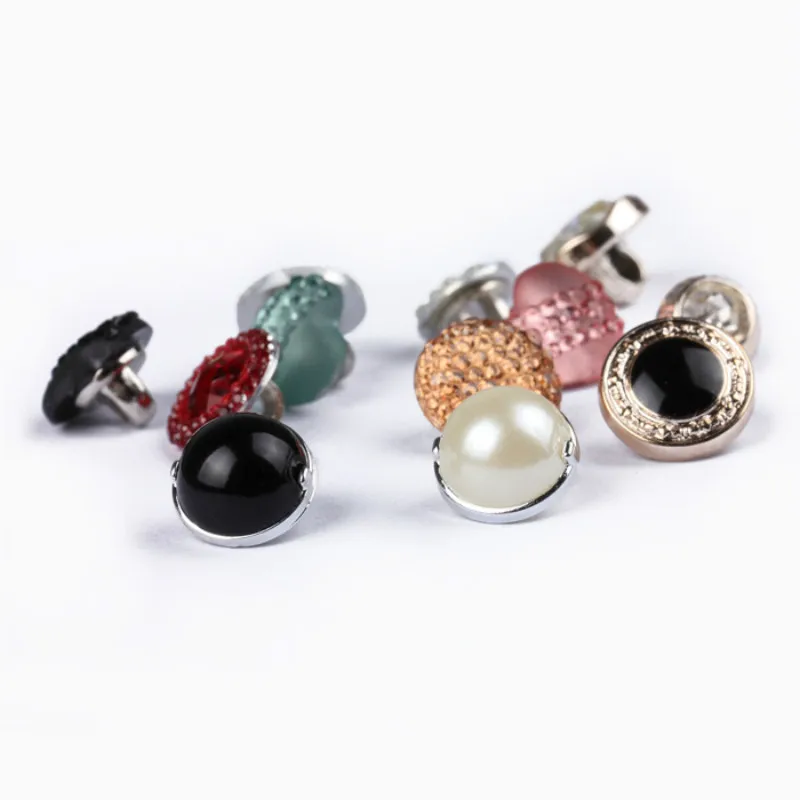 DIY Sewing Buttons Plastic Color crystal heart decoration Clothing Coat Combination Shirt Accessories shank button 100pcs/lot
DIY Sewing Buttons Plastic Color crystal heart decoration Clothing Coat Combination Shirt Accessories shank button 100pcs/lot