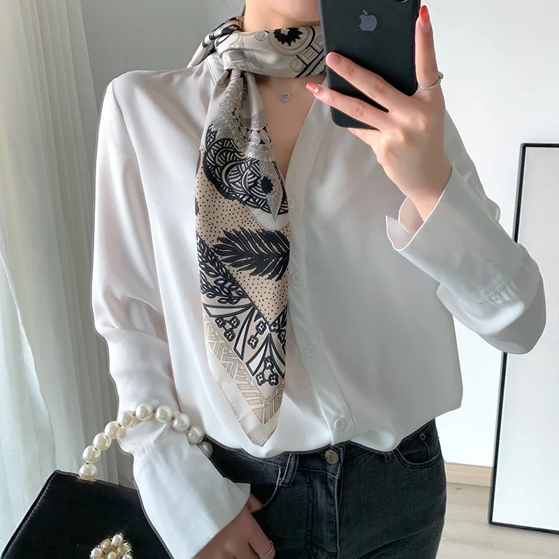 2021 New Silk Scarf Luxury Square Scarf Bandana Female Headband Neck Scarf Kerchief Elegant Hijab Fashion Shawl HeadScarf
2021 New Silk Scarf Luxury Square Scarf Bandana Female Headband Neck Scarf Kerchief Elegant Hijab Fashion Shawl HeadScarf