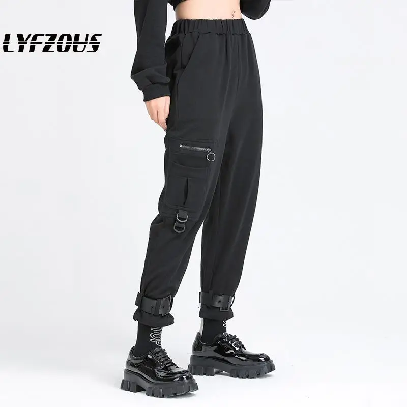 Black Cargo Pants Women Streetwear Zipper Pockets Loose Female Hip Hop Trousers Punk Pants Capris Women Casual Joggers
Black Cargo Pants Women Streetwear Zipper Pockets Loose Female Hip Hop Trousers Punk Pants Capris Women Casual Joggers