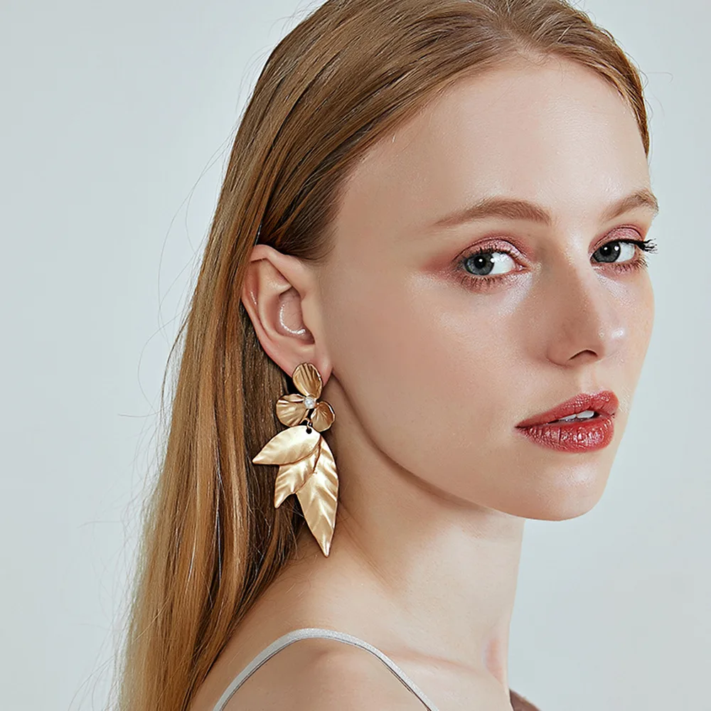 2020 Trend Earrings Fashion Jewelry European and American New Jewelry Women's Simple Temperament Long Leaves Wholesale
2020 Trend Earrings Fashion Jewelry European and American New Jewelry Women's Simple Temperament Long Leaves Wholesale