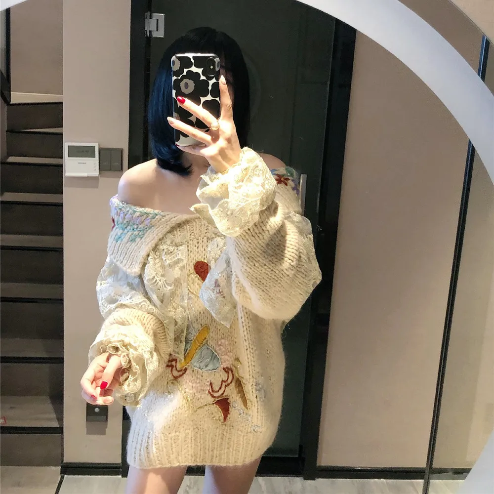 2020 Top Hot Sale Wool Jumper Women's Sweater Original Design Hand Embroidered Lace Lotus Leaf Heavy Industry Pullover Women
2020 Top Hot Sale Wool Jumper Women's Sweater Original Design Hand Embroidered Lace Lotus Leaf Heavy Industry Pullover Women