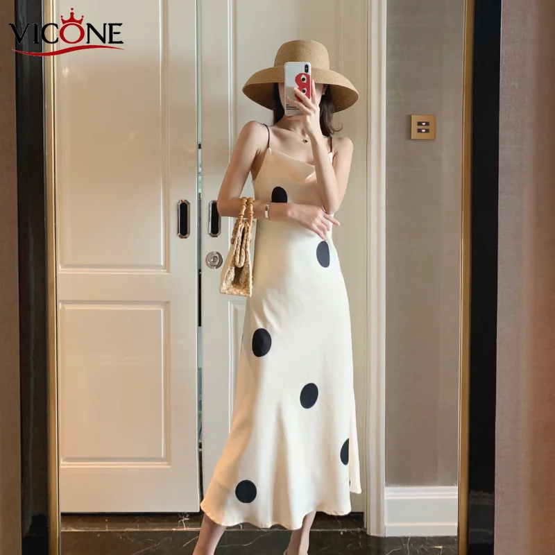 VICONE 2020 New Women Summer Satin Tank Dress Luxury Shiny Camis Sundress Imitation Silk Dress Korean Fashion
VICONE 2020 New Women Summer Satin Tank Dress Luxury Shiny Camis Sundress Imitation Silk Dress Korean Fashion