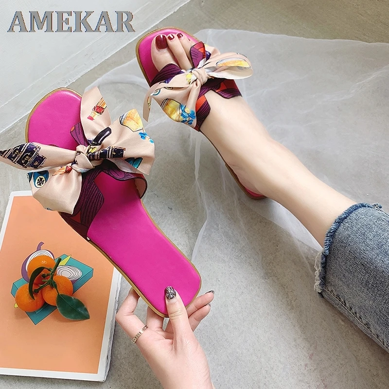 2021 Summer Fashion Sandals Shoes Women Bow Summer Sandals Slipper Indoor Outdoor Flip-flops Beach Shoes Female Slippers
2021 Summer Fashion Sandals Shoes Women Bow Summer Sandals Slipper Indoor Outdoor Flip-flops Beach Shoes Female Slippers