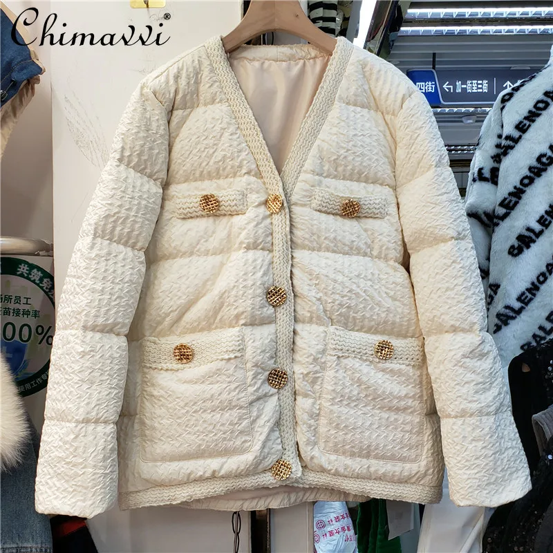 2021 Winter Female New Fashion Regular Lightweight Short Down Jacket Women's Elegant Simple Solid Color Stylish V-neck Thin Coat
2021 Winter Female New Fashion Regular Lightweight Short Down Jacket Women's Elegant Simple Solid Color Stylish V-neck Thin Coat