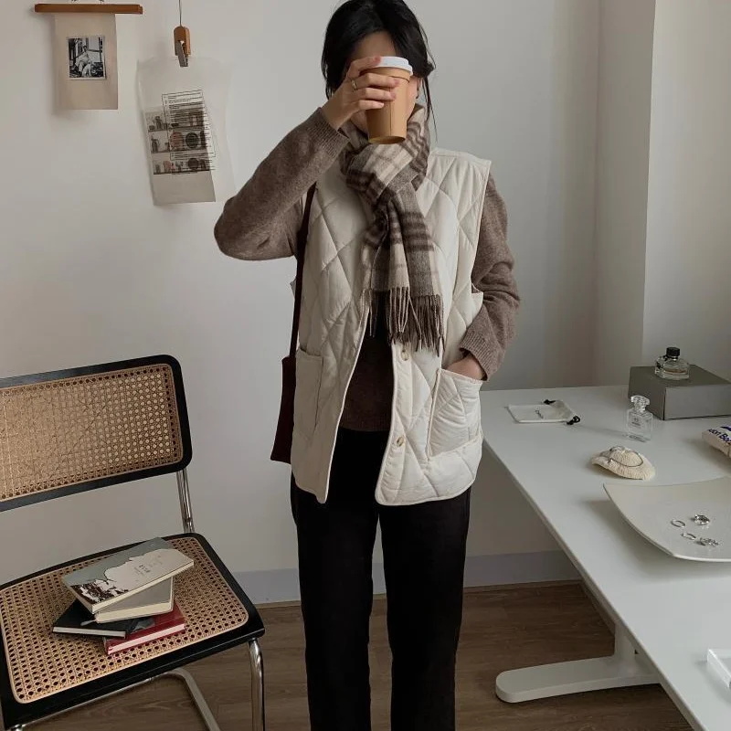 Vests Women Pure Color Korean Style Simple Elegant Autumn Soft Warm All-match Fashion Sleeveless Granny Single Breasted Female 
Vests Women Pure Color Korean Style Simple Elegant Autumn Soft Warm All-match Fashion Sleeveless Granny Single Breasted Female