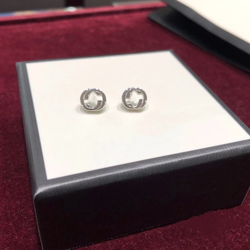 FORVIONA 2021 sterling silver 925 letter G series earrings female fashion men retro earrings tousign noble design couple gift
FORVIONA 2021 sterling silver 925 letter G series earrings female fashion men retro earrings tousign noble design couple gift