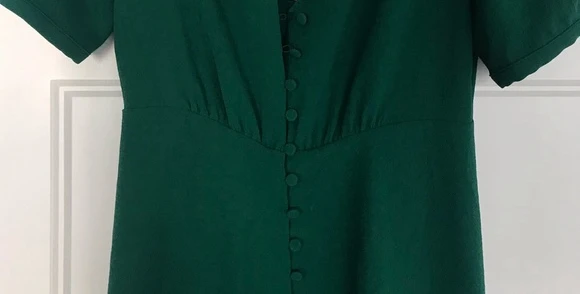 Women Dress 2021 Summer Romantic Retro V-Neck Short Sleeve High Waist Single-Breasted Green Dress
Women Dress 2021 Summer Romantic Retro V-Neck Short Sleeve High Waist Single-Breasted Green Dress