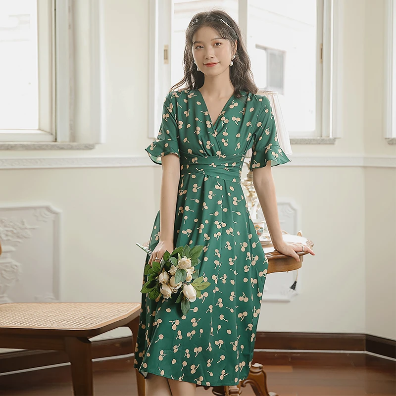Summer New Style Temperament V-neck Mid-length Skirt Bellflower Skirt Tea Break Skirt Bohemian Holiday Dress
Summer New Style Temperament V-neck Mid-length Skirt Bellflower Skirt Tea Break Skirt Bohemian Holiday Dress