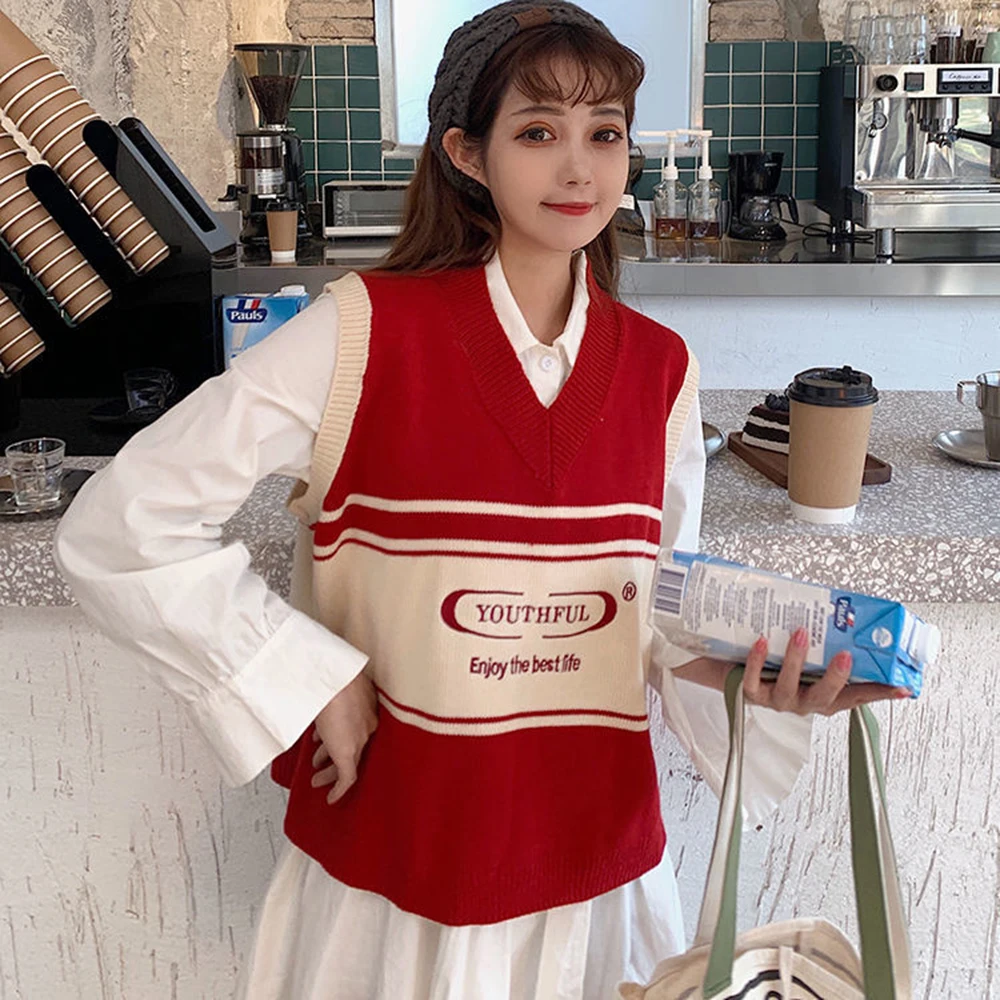 Y2k Vintage Sleeveless Sweater V Neck Letters Embroidery Knitted Vest Preppy Leisure Style Schoolgirl Tank Top
Y2k Vintage Sleeveless Sweater V Neck Letters Embroidery Knitted Vest Preppy Leisure Style Schoolgirl Tank Top