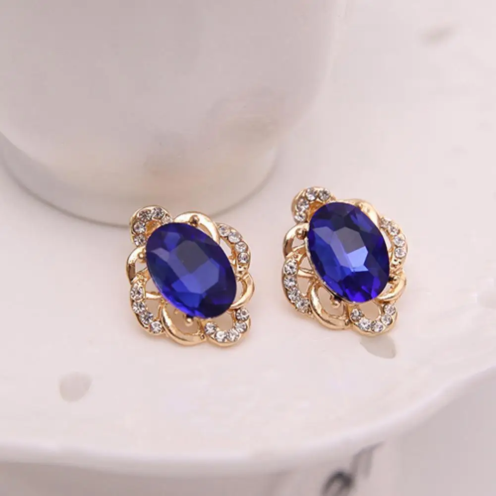 Women Fashion Hollow Rhinestone Pendant Necklace Ear Stud Earrings Jewelry Set Gift
Women Fashion Hollow Rhinestone Pendant Necklace Ear Stud Earrings Jewelry Set Gift