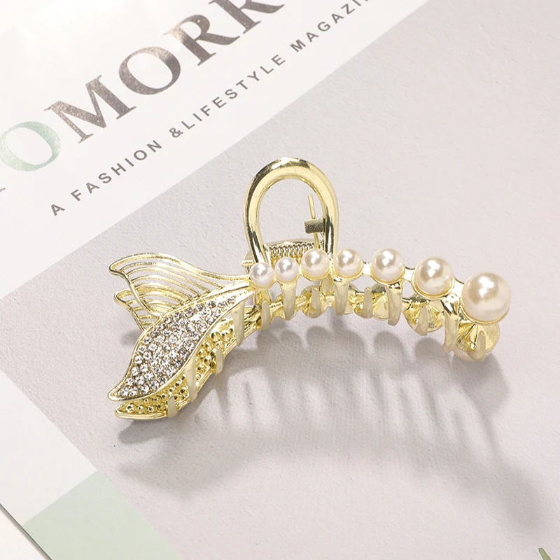 Luxury Pearl Crystal Fish Tail Metal Crab Hair Clips For Women Girls Korean Sweet Hair Claw 2021 Trend Hair Accessories Headwear 
Luxury Pearl Crystal Fish Tail Metal Crab Hair Clips For Women Girls Korean Sweet Hair Claw 2021 Trend Hair Accessories Headwear