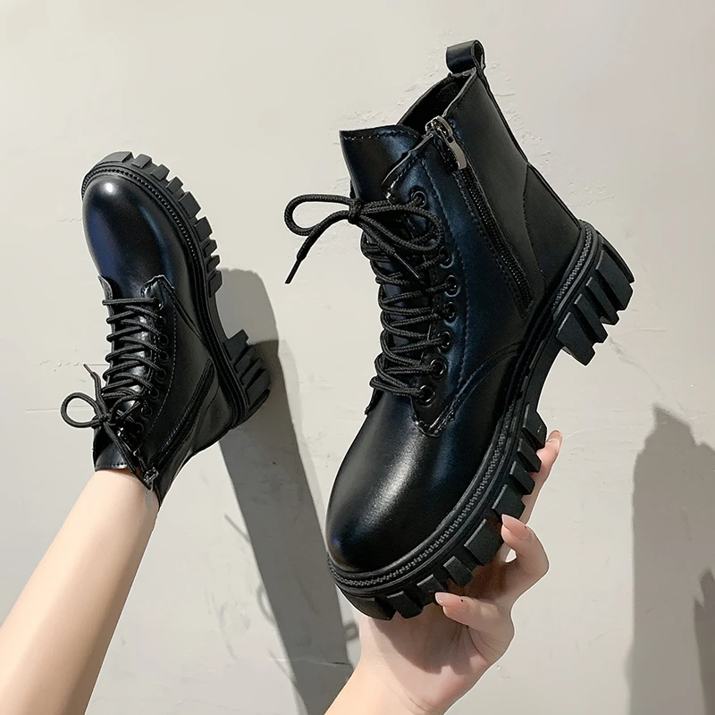 Autumn New Women's Martin Boots Lace-up Zipper Mid-heel Short Boots Outdoor Non-slip Wear-resistant Casual Shoes Platform Boots
Autumn New Women's Martin Boots Lace-up Zipper Mid-heel Short Boots Outdoor Non-slip Wear-resistant Casual Shoes Platform Boots