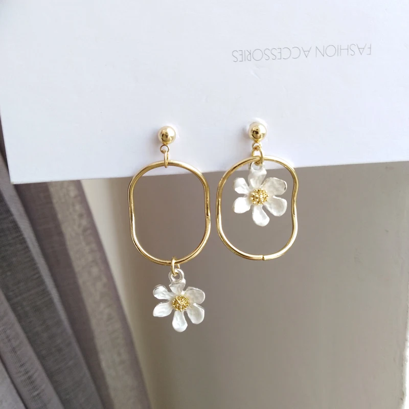 Mihan 925 Silver Needle New Asymmetrical Flower Earrings New Desing Spring Style Geometric Metal Drop Earrings For Girl Gifts
Mihan 925 Silver Needle New Asymmetrical Flower Earrings New Desing Spring Style Geometric Metal Drop Earrings For Girl Gifts