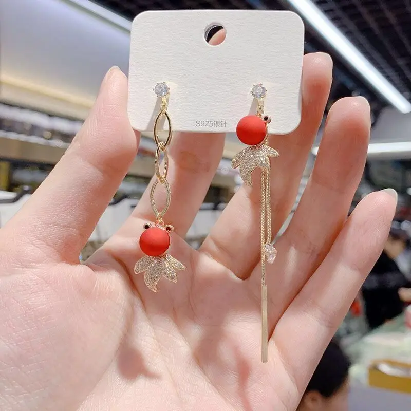 Red Asymmetric Goldfish Pendant Earrings Ladies Long Tassel Exquisite Fashion Stud Earrings Cute Girl Pendant Earrings Jewelry
Red Asymmetric Goldfish Pendant Earrings Ladies Long Tassel Exquisite Fashion Stud Earrings Cute Girl Pendant Earrings Jewelry