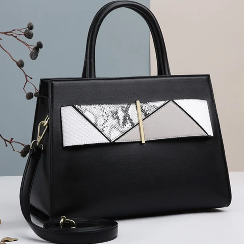 Women Luxury Fashion Genuine Leather Bucket Bags 2021 Famous Designer Brand Crossbody High Quality Shoulder Handbags Haut Femme 
Women Luxury Fashion Genuine Leather Bucket Bags 2021 Famous Designer Brand Crossbody High Quality Shoulder Handbags Haut Femme